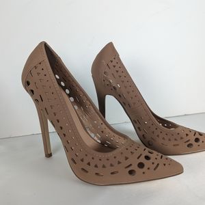 JustFab Shoes Size 9 in Beige color. Clean no smudges or tears or rips.